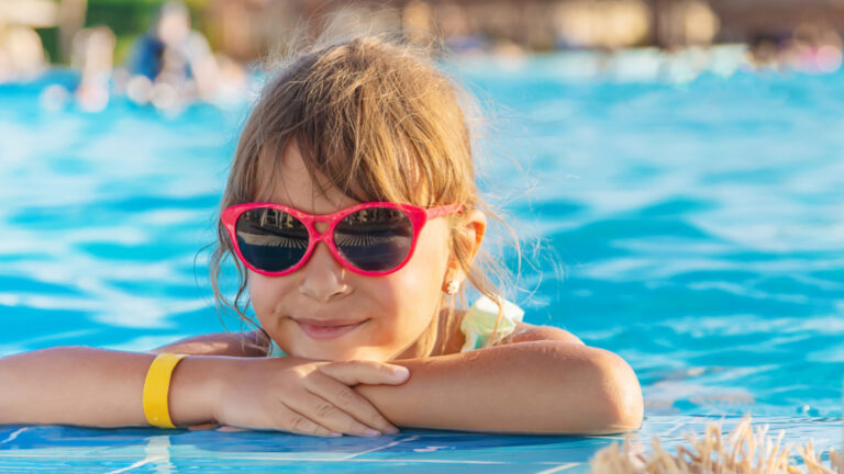 Lunettes de soleil made in France : comment choisir une paire pour son enfant ?